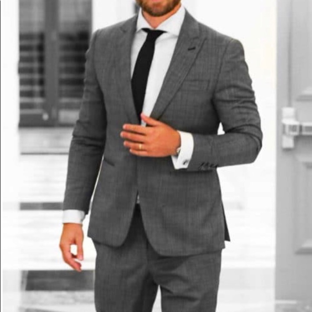 INDOCHINO Men Suit Set in great condition